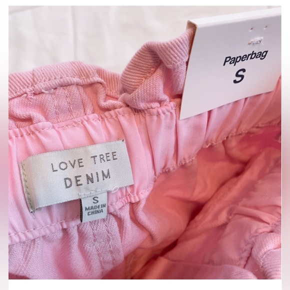 NWT Love Tree Paperbag High Waisted
Premium Denim Shorts - Picture 7 of 13